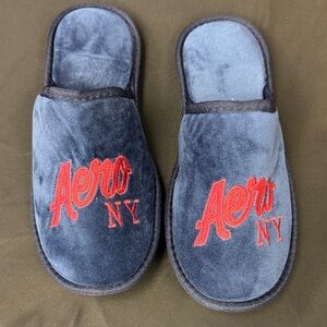 Aero NY Blue and Red Slippers size medium 7-9 unisex new